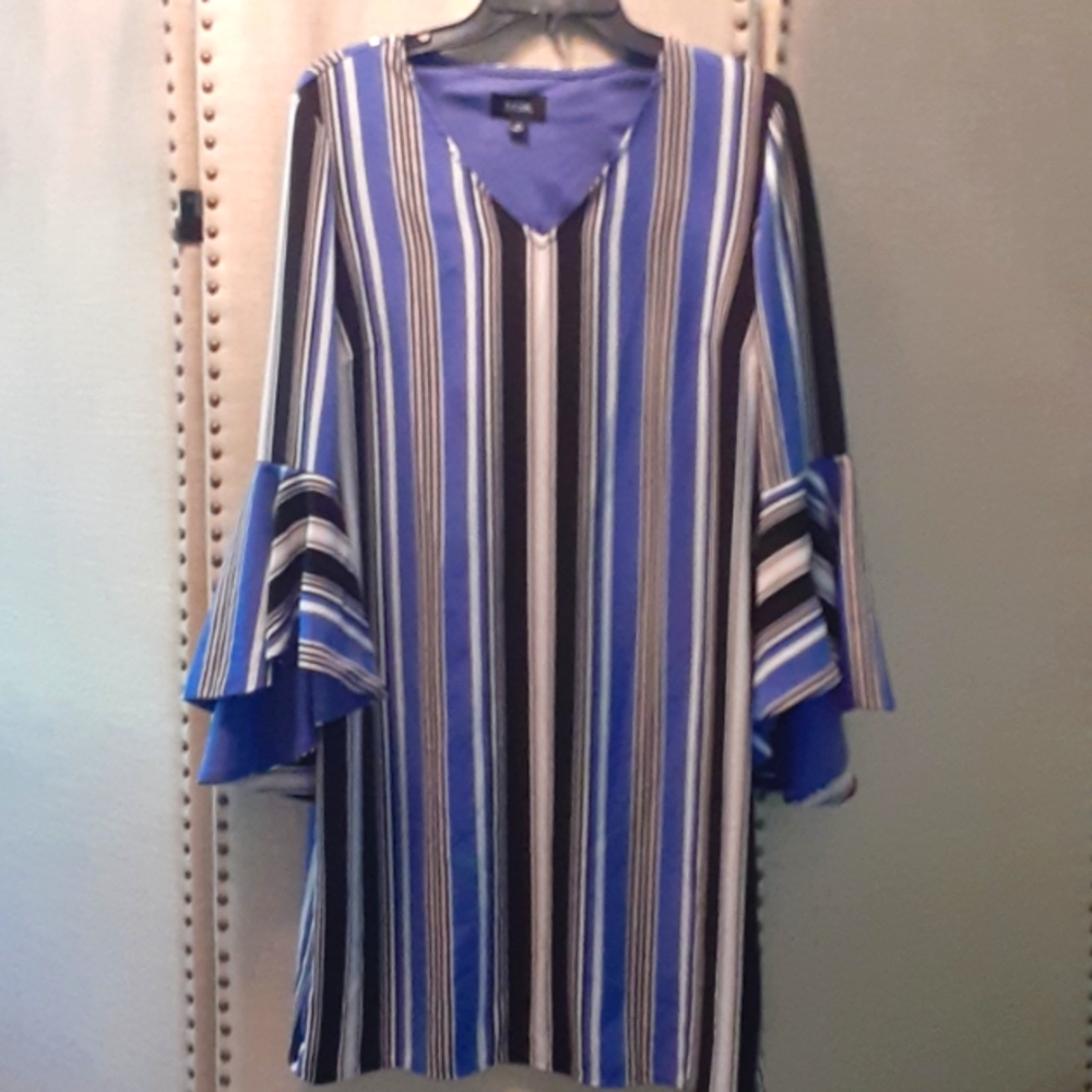 Msk size medium 8 to 10 stretch Bell sleeve striped blue dress never worn